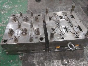 汽車配件雨刮塑膠模具，注塑模具制造，精密模具加工
