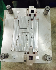 外殼塑料模具201330，深圳塑膠模具廠，精密模具加工